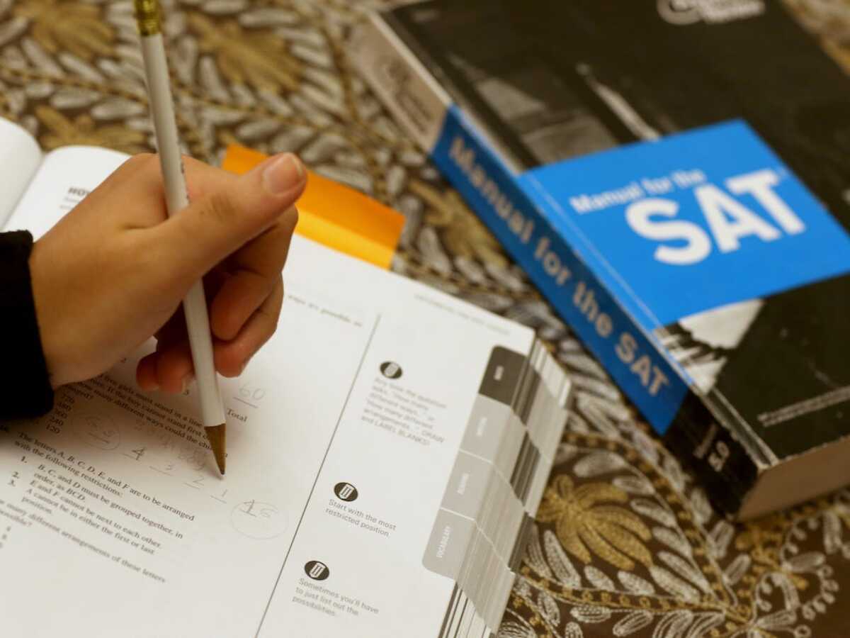 منابع آزمون SAT
